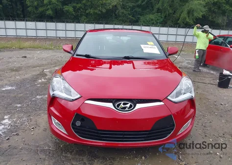 2016 Hyundai Veloster z USA, uszkodzony, nr VIN KMHTC6AD1GU295617